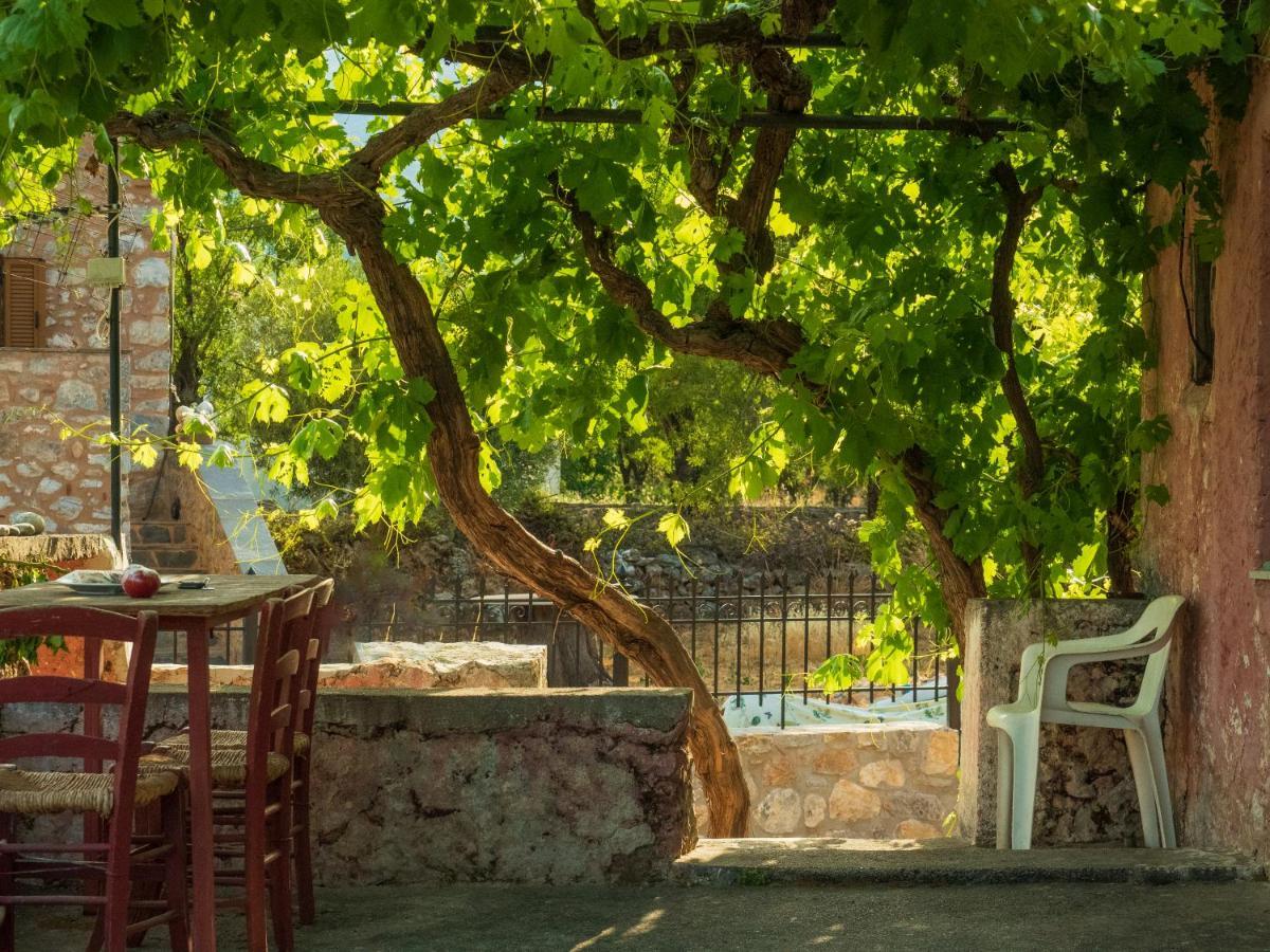 Vintage Stone-Built Country Cottage In Richea Kouloureika Luaran gambar