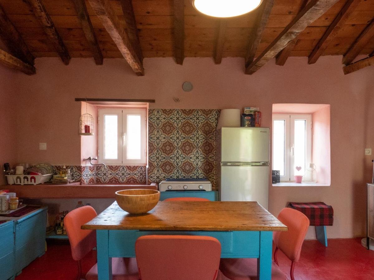 Vintage Stone-Built Country Cottage In Richea Kouloureika Luaran gambar