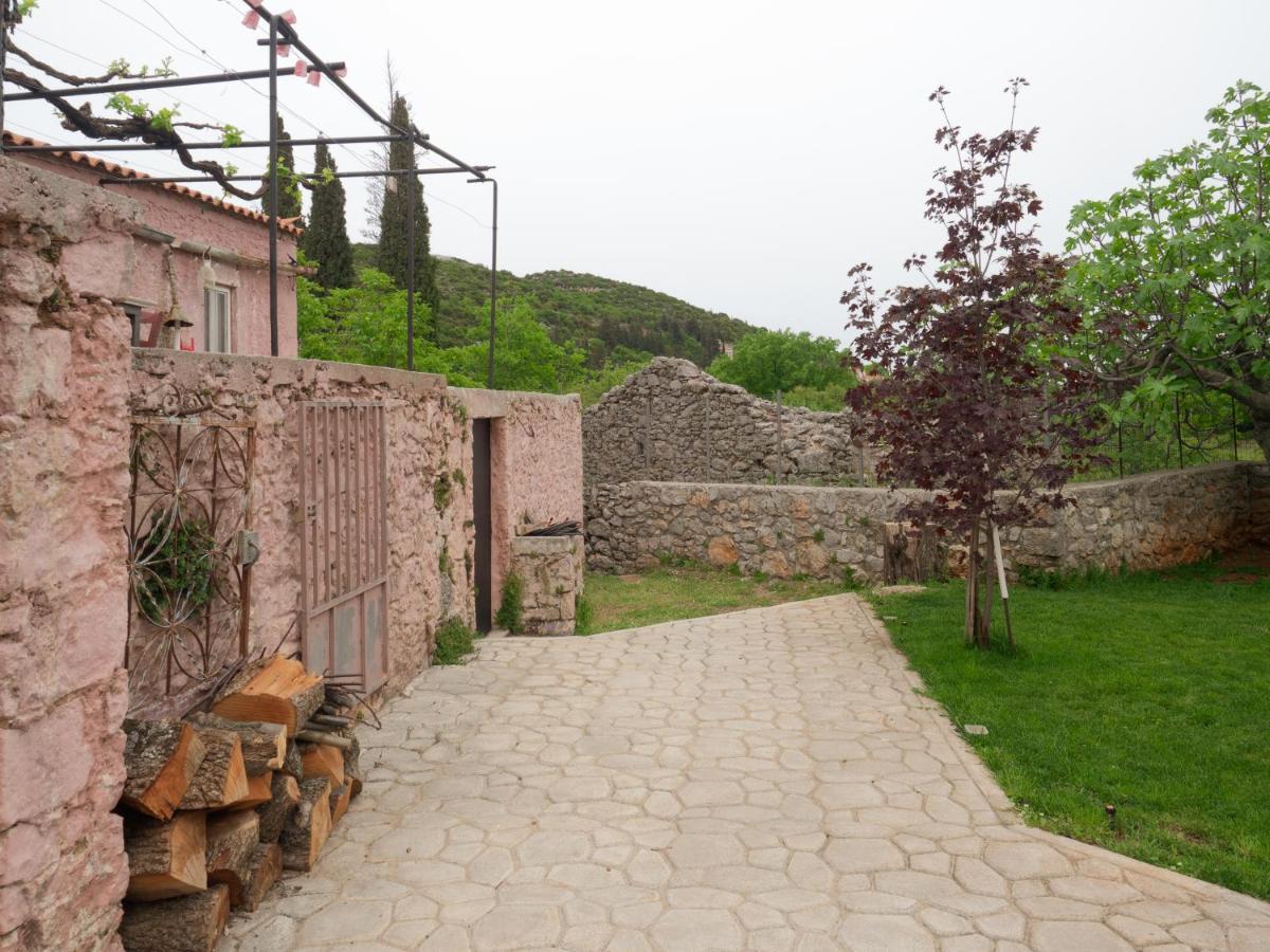 Vintage Stone-Built Country Cottage In Richea Kouloureika Luaran gambar