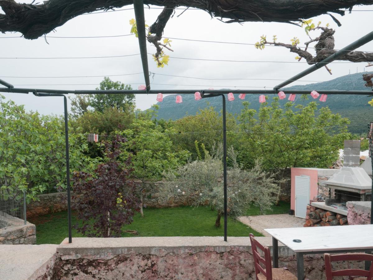 Vintage Stone-Built Country Cottage In Richea Kouloureika Luaran gambar